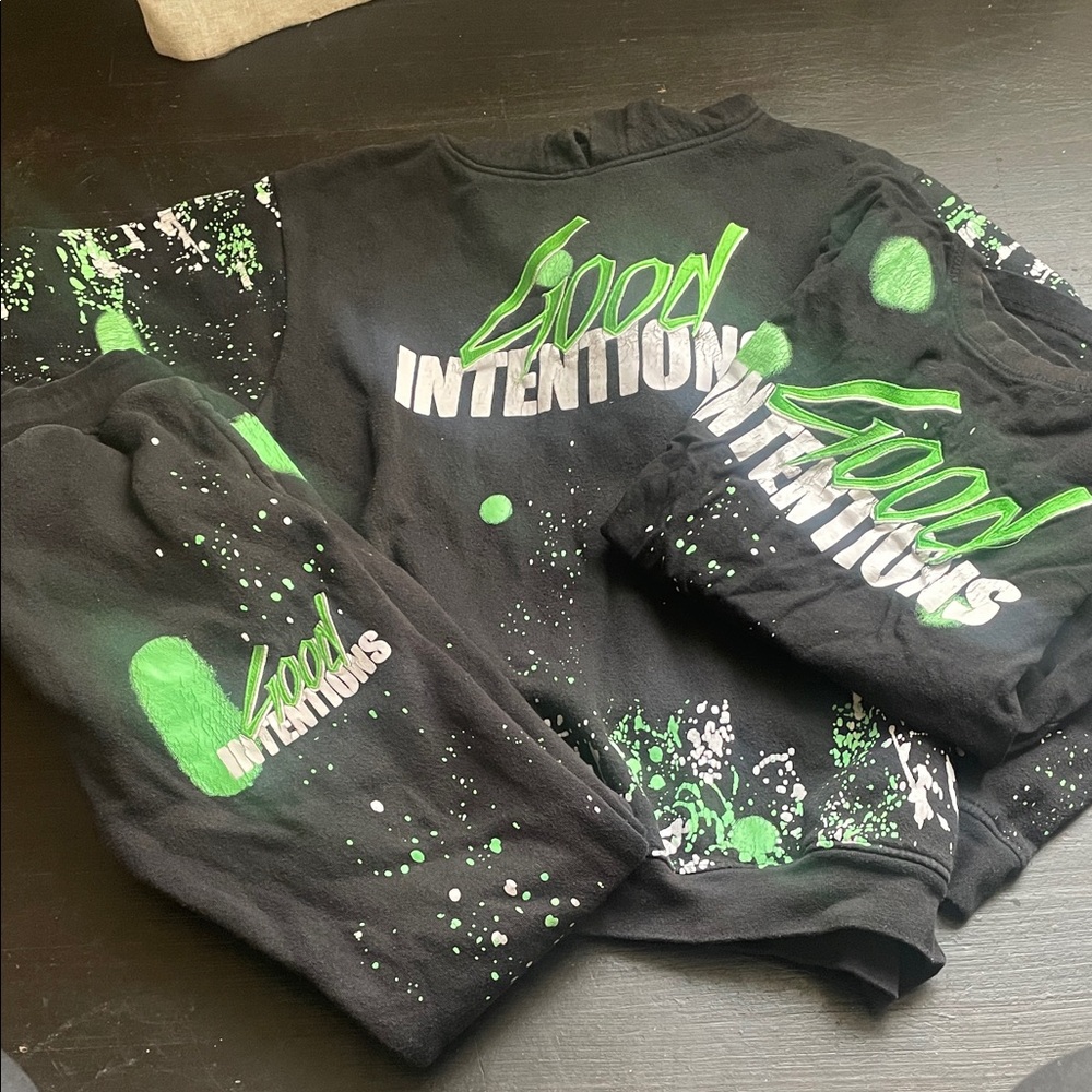 Black and Green 'Good Intentions' Sweatshirt and Sweatpants Set